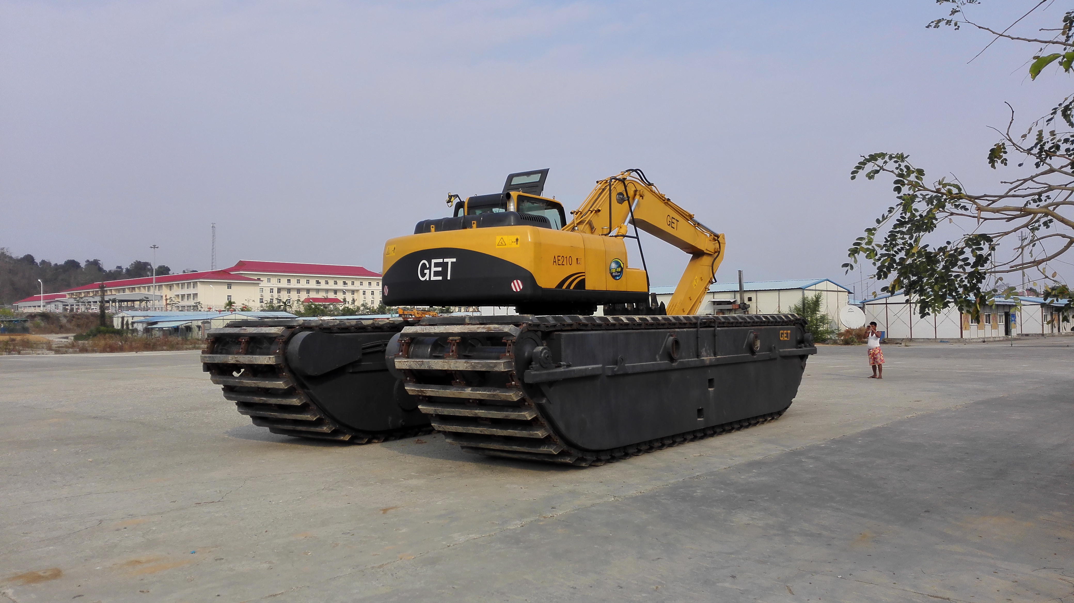 GET210濕地挖掘機(jī)緬甸交付